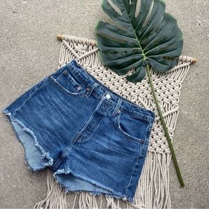 Levi’s 501 High Rise Jean Shorts Size 28